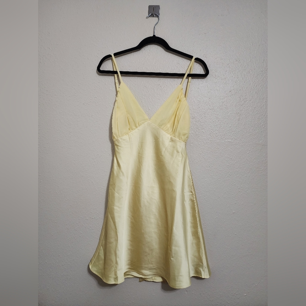 Lulus Jola Yellow Mixed Media Tie-Back Mini Dress M Wedding Party Feminine - Picture 6 of 11